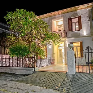Arhondiko Vs Rhodes Town Apartment