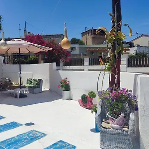 House Of Sun * Fánai