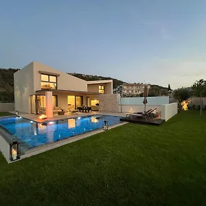 וילה Alma Luxury