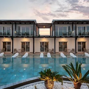 Nama Retreat 5* פסטידה