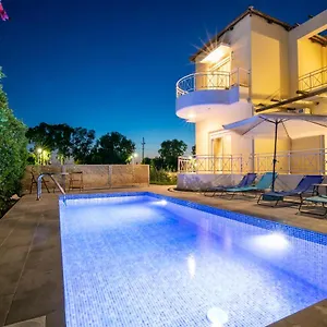 Holiday home Rose Garden House *