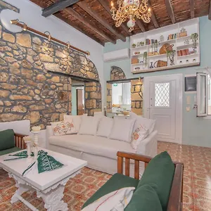 Philoxenia Traditional House * Pastida