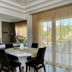 Seascape Village דירה *