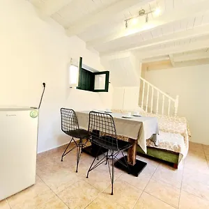Piccolo Modern Old Town Apartment