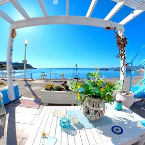 - Sleeps 2 & Private Ocean Terrace * Χαράκι