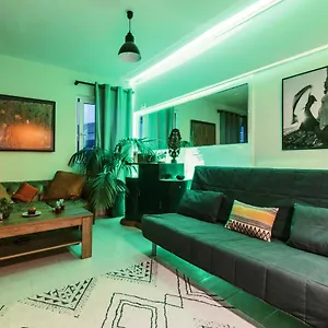 Art In The Apartamento Rhodes City