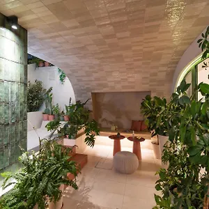 Apartment Grinn-in The Heart Of Rhodes,new&stylish!