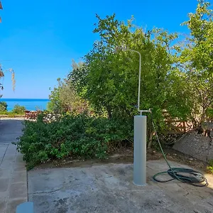 George Seaside Serviced & Pefki