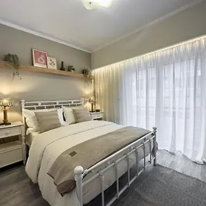 Ixia Home *