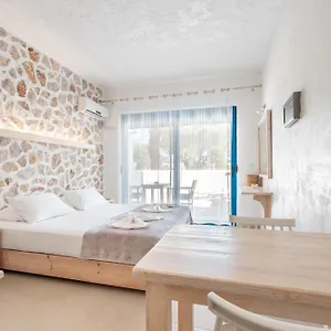 Maria Christina Apartment *