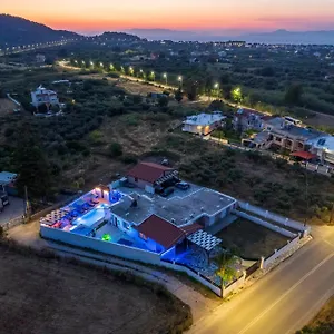 Near Airport Kremastí