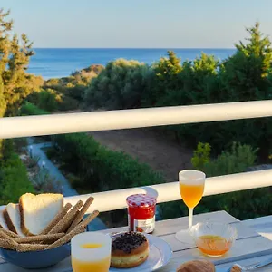 Beachfront Socrates * Gennadi