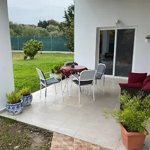 Rianna House * Theológos