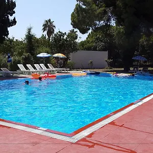 Benelux Hotel Kremastí