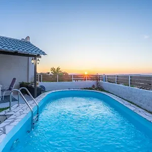 Villa Fontana Luxury With Pool Near Sálakos