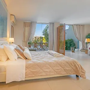 Couple's Getaway , Modern Amenities & Sophisticated Style *