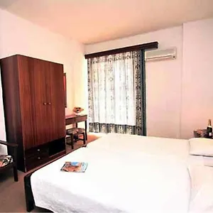 Koala Hotel 3*