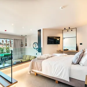 Pathos Seaside Hotel *