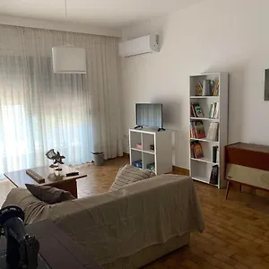 Apartment Georgia's House