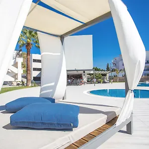 Madison Boutique, 2*