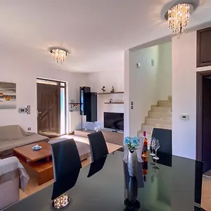 Rosalia House Вилла *