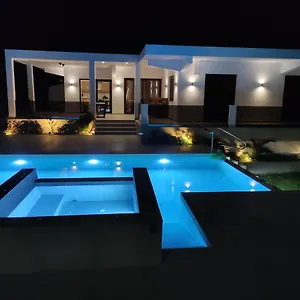 Luxury Anemone With Private Pool Villa *