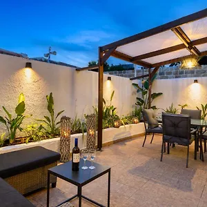 Old Town Villa *