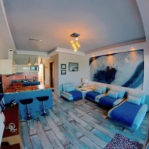 Διαμέρισμα Deluxe Apartment- Sleeps 2 & Private Terrace