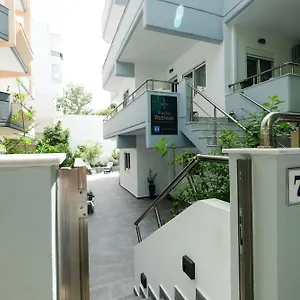 Rhodes Retreat: Modern Comfort In Serene Luxury 아파트 *