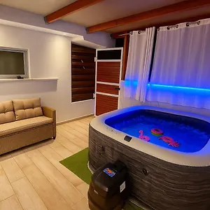 My Summerhouse With Jacuzzi 아파트 *