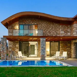 Estrella Villa Lardos