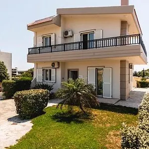 Del Mar Villa Gennadi